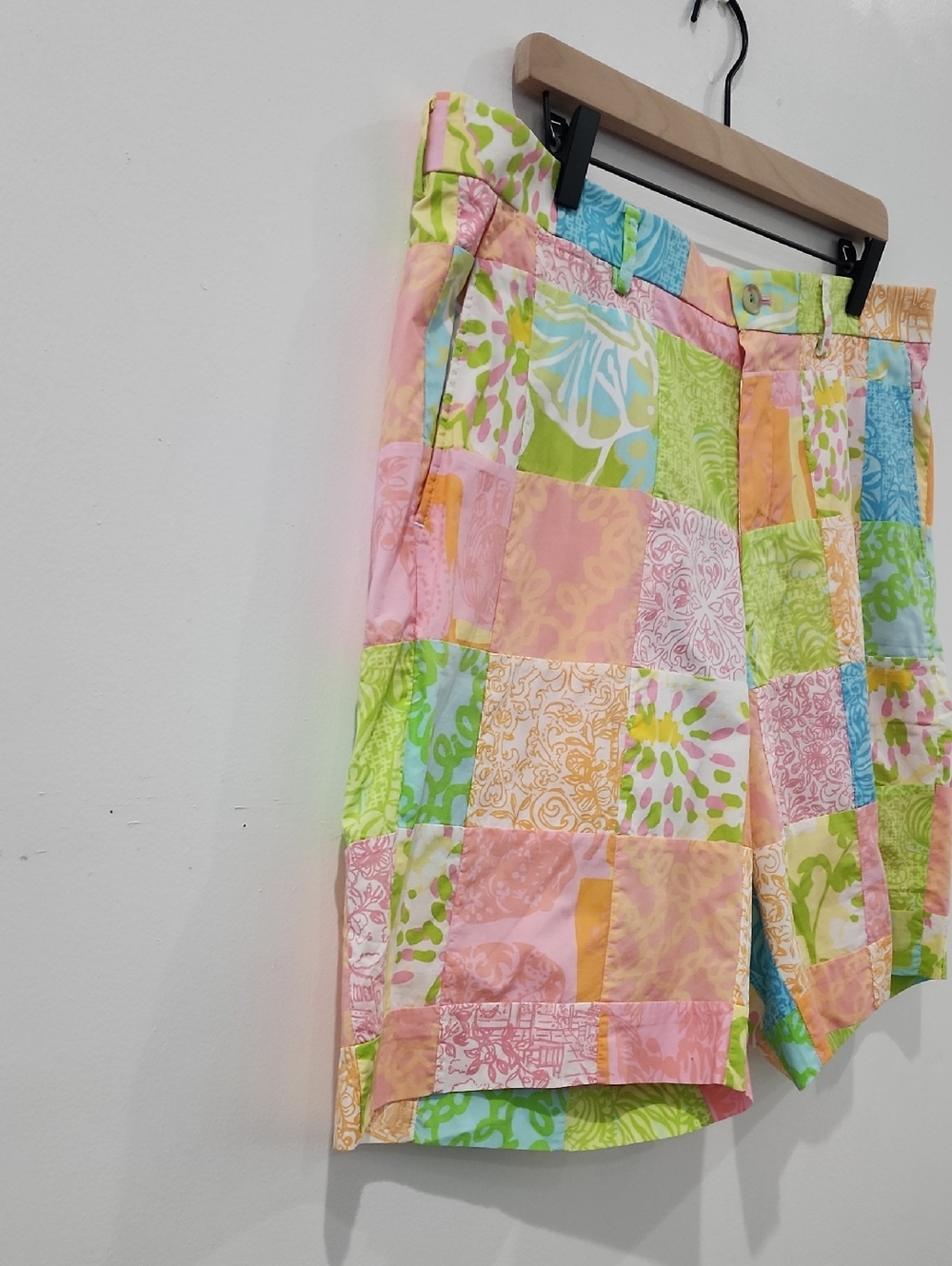 Lilly Pulitzer Everglade Shorts - Picture 2 of 13
